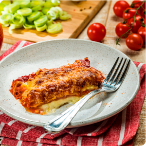 canelone de mortadela italiana marba e queijo com molho de tomate